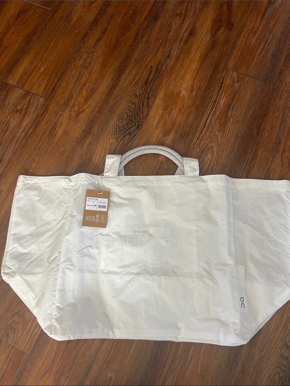On Running large Cargo Pack 60L NWT
